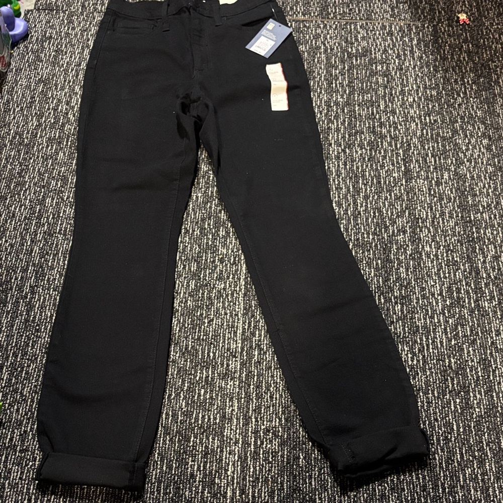 Universal Thread Women’s Black Boyfriend Jeans